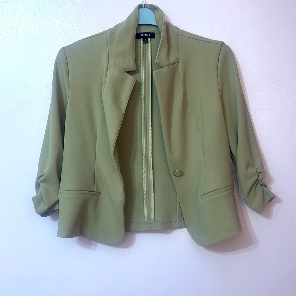 Size small
